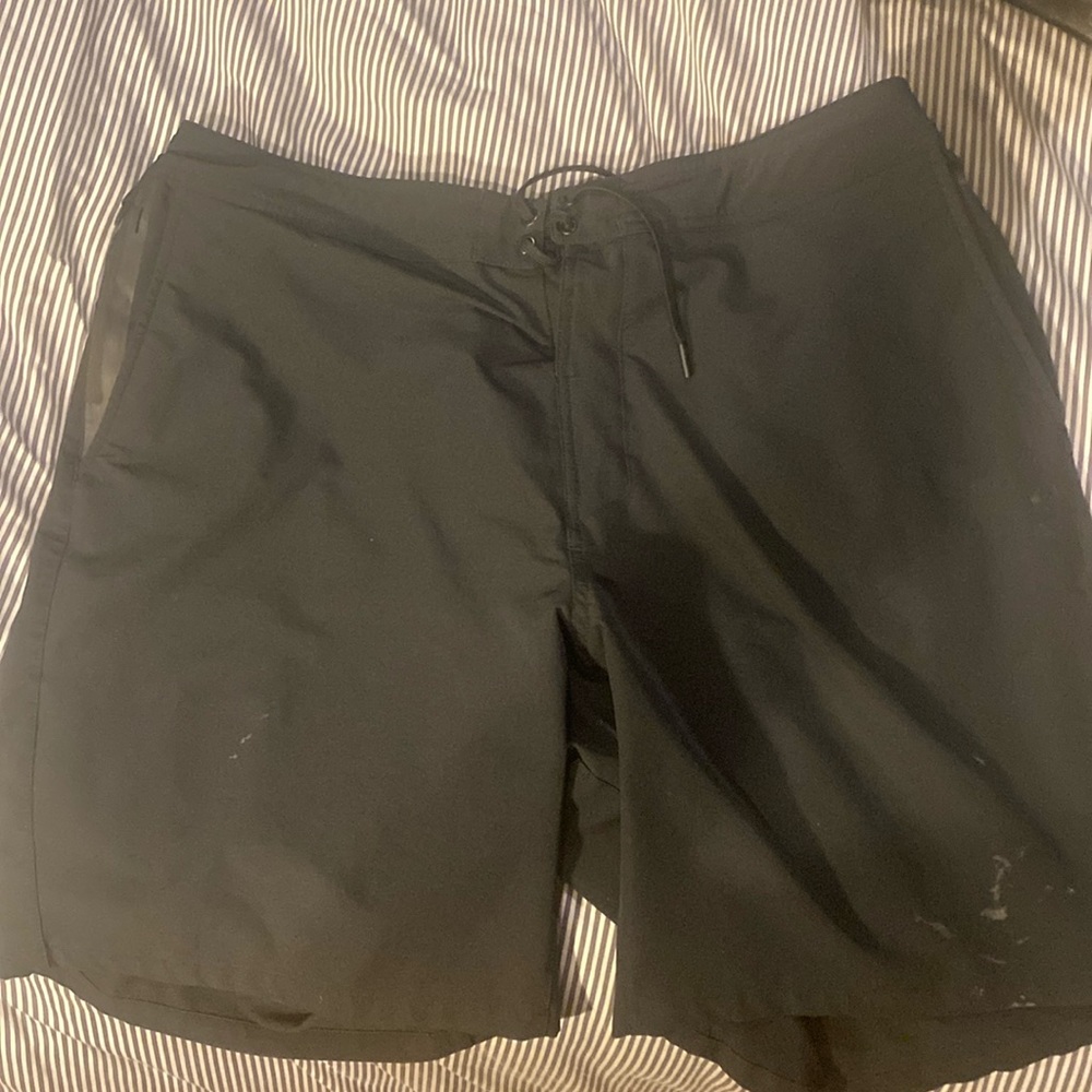 Ten thousand Foundation short